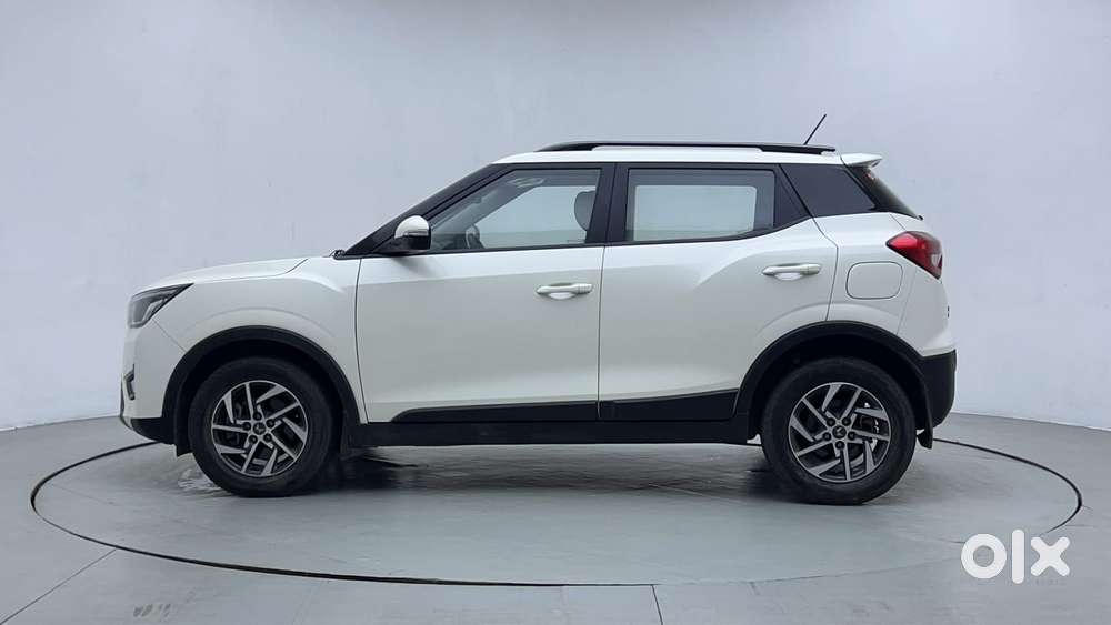 Mahindra Xuv300 1.2 W8 (o) Amt Petrol, 2023, Petrol