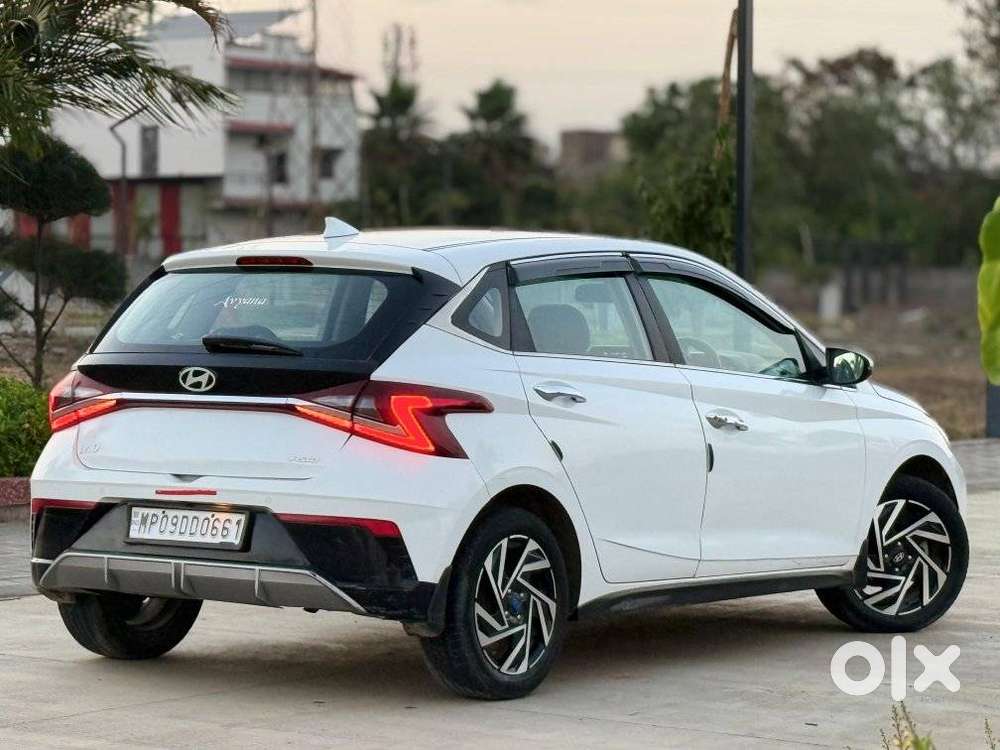 Hyundai I20 Asta (o) 1.2 Mt, 2023, Petrol