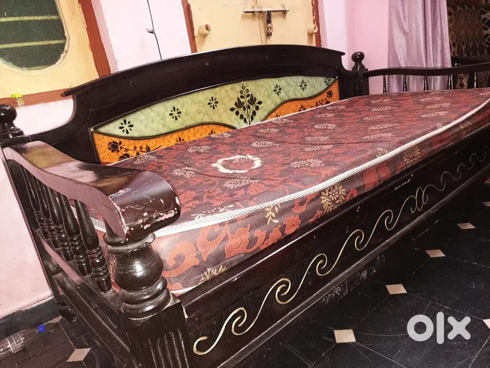 Premium Diwan Bed