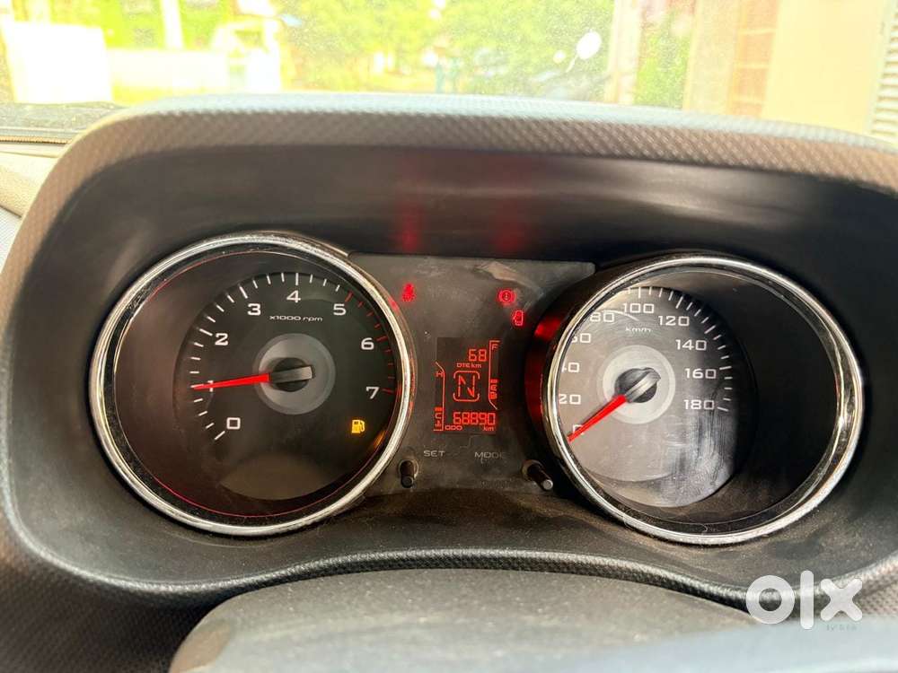 Mahindra Tuv 300 T8, 2016, Diesel