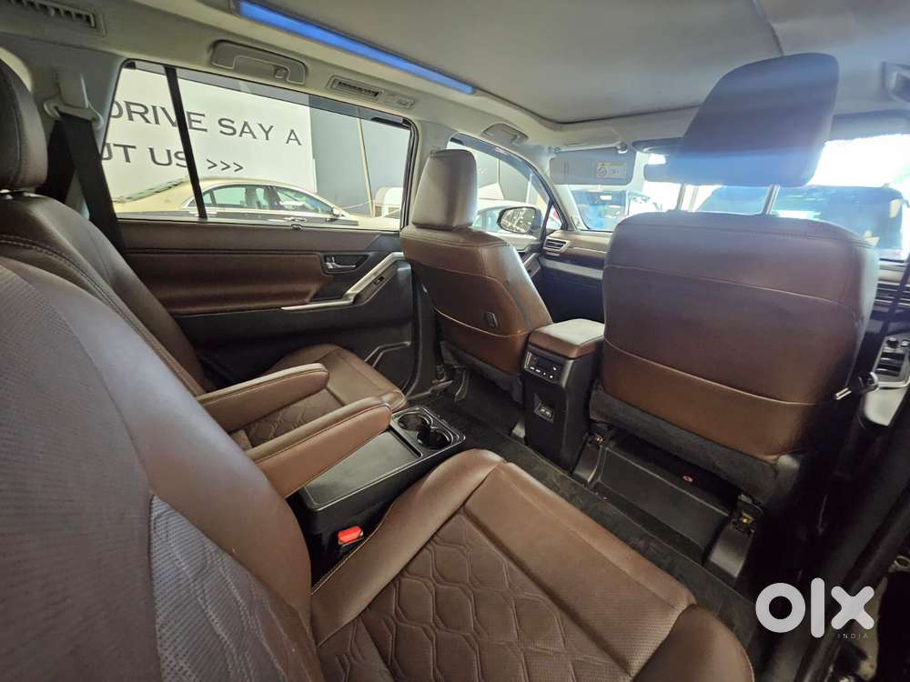 Toyota Innova Hycross 2.0 Zx (o) Hybrid 7 Str, 2024, Petrol
