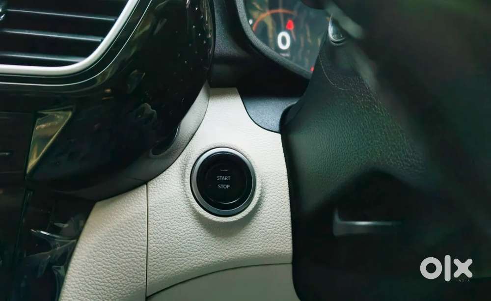 Mahindra Xuv 3xo Ax5 Pm Mt, 2024, Petrol