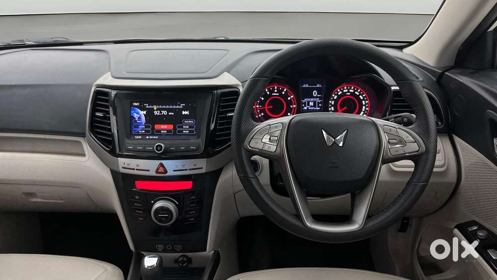 Mahindra Xuv300 1.2 W8 (o) Amt Petrol, 2023, Petrol