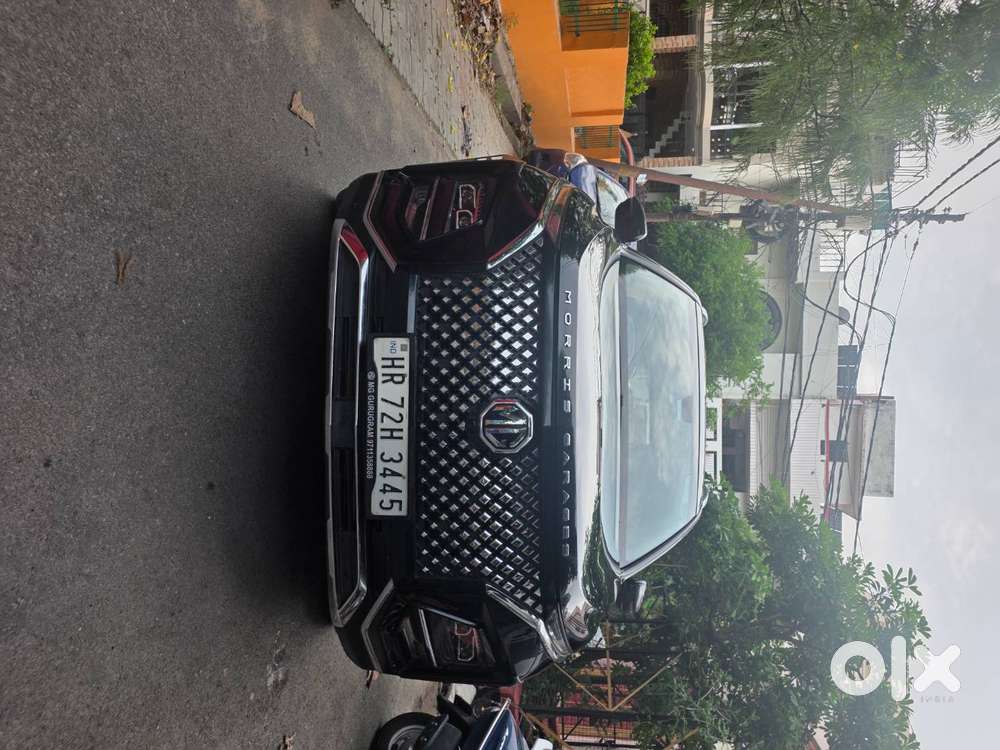 Mg Hector Plus 2023 Model Under Warranty.