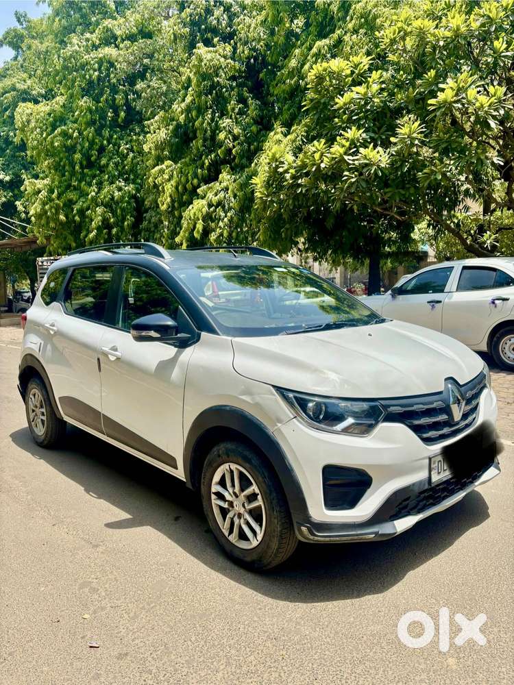 Renault Triber Rxt, 2022, Petrol