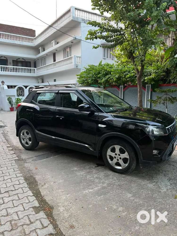 Mahindra Xuv300 (o) Sunroof Diesel 2022