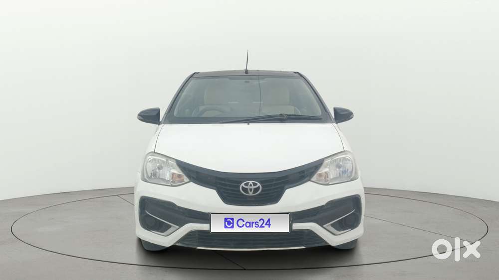 Toyota Etios Liva V Dual Tone, 2019, Petrol