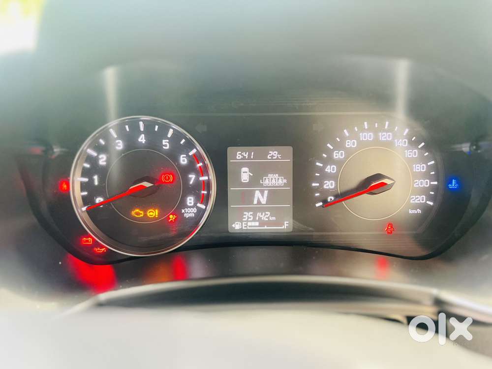 Maruti Suzuki New-gen Swift Vxi, 2024, Petrol
