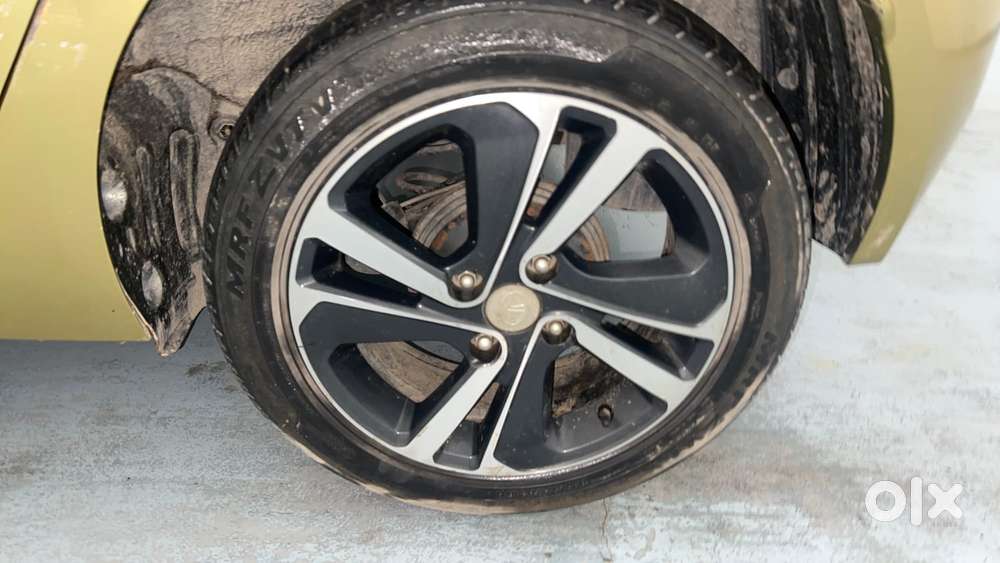 Tata Altroz 1.2 Xz (o), 2020, Petrol