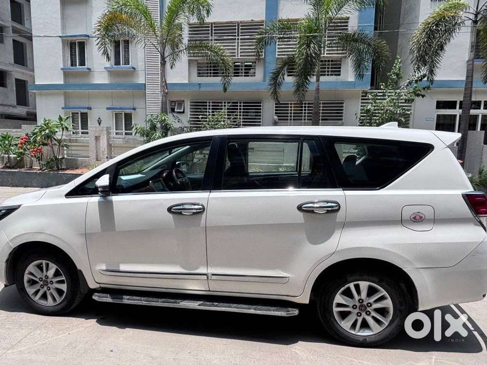 Toyota Innova Crysta 2.4 G Mt 7 Str, 2017, Diesel