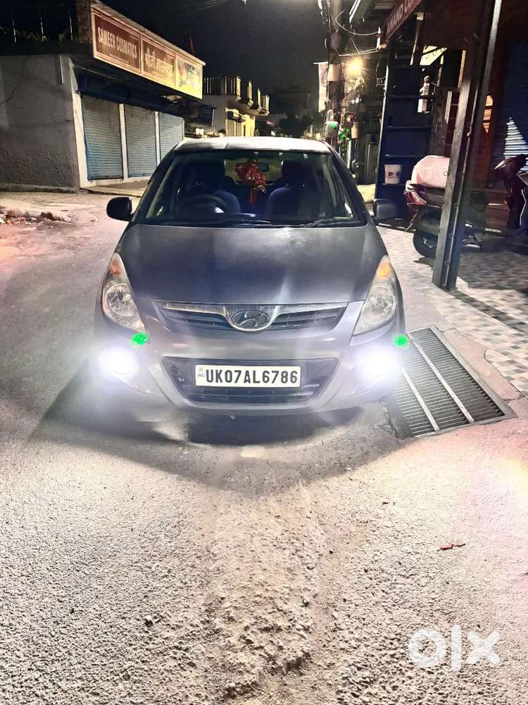 Hyundai I20 2011(oct) Diesel Well Maintained Neat & Clean Car