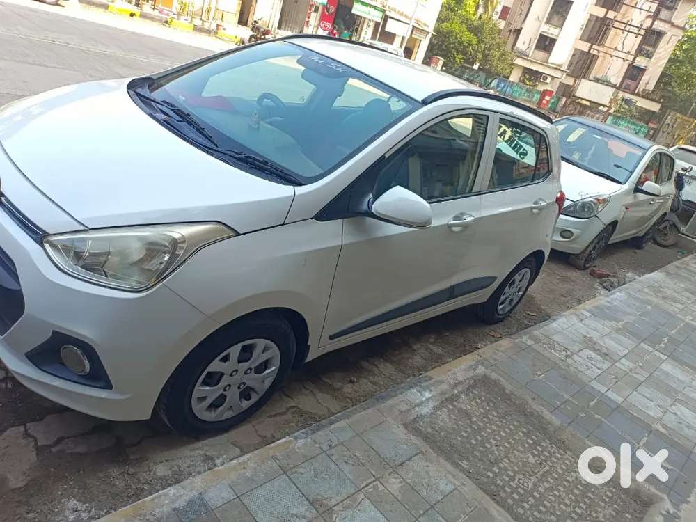 Hyundai Grand I10 2015 Diesel 102000 Km Driven