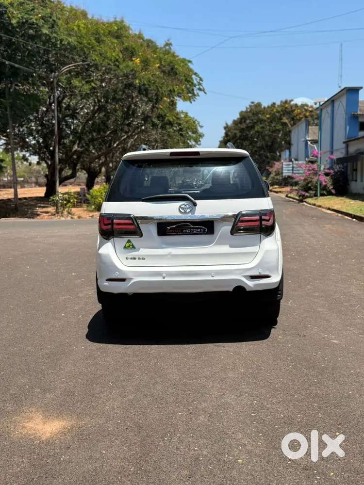 Toyota Fortuner 2015