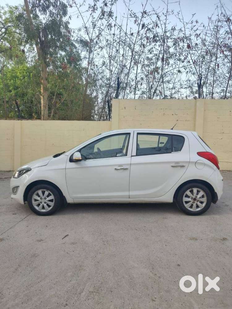 Hyundai I20 Sportz 1.2 Bs-iv, 2013, Cng & Hybrids