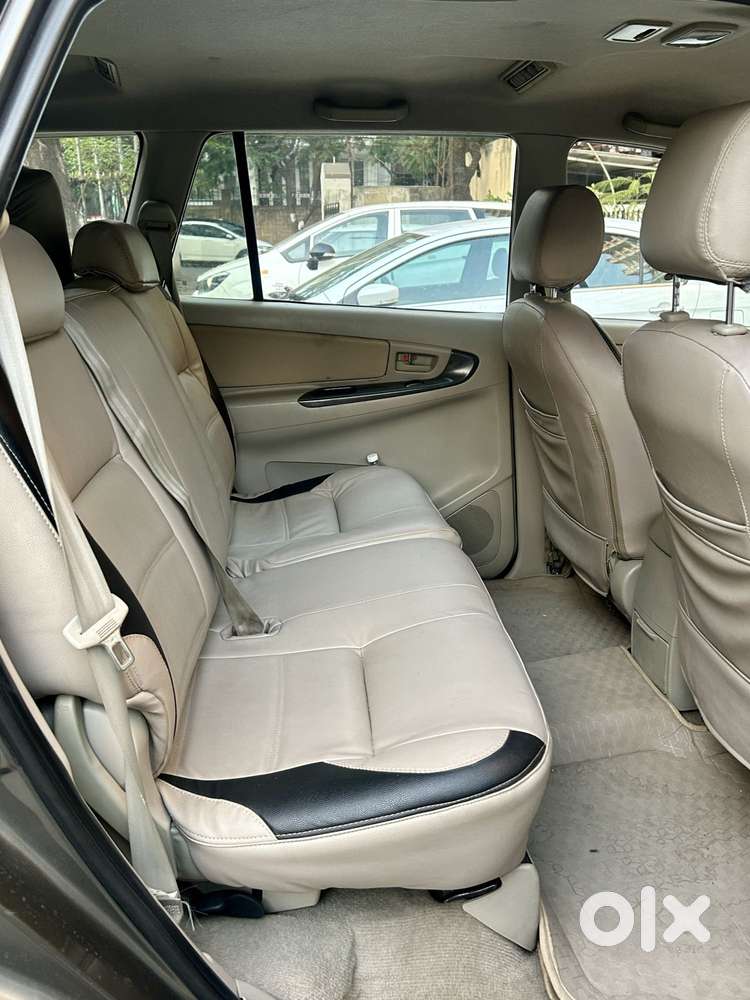 Toyota Innova 2.5 G (diesel) 8 Seater Bs Iv, 2011, Diesel