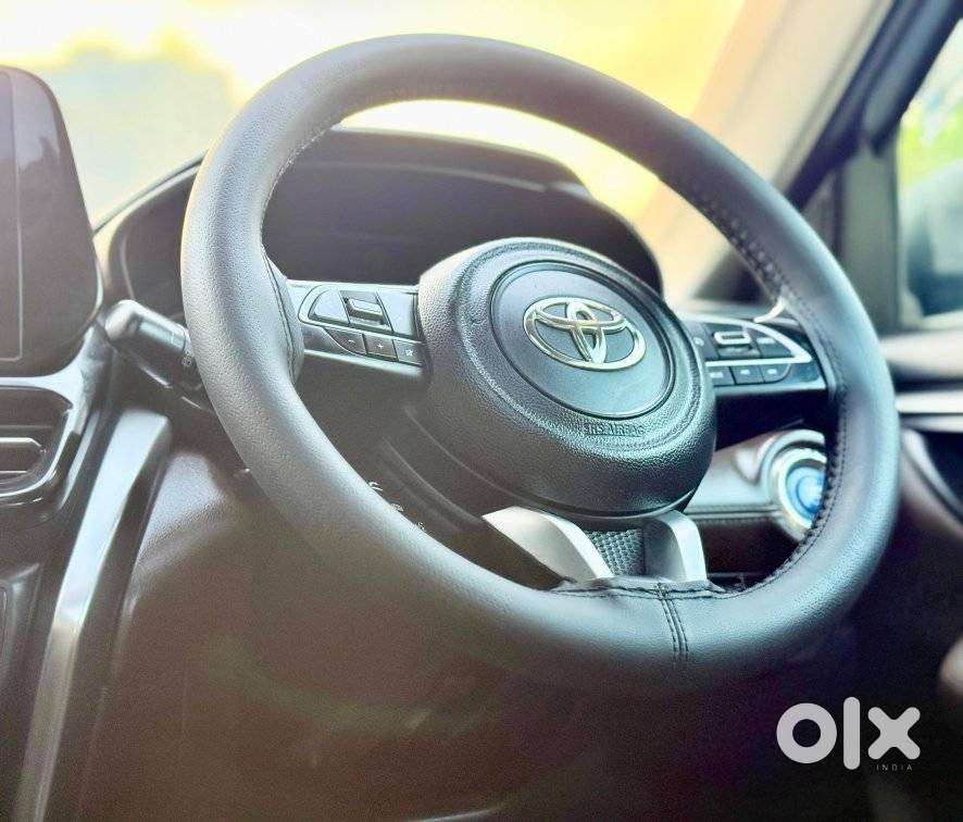 Toyota Urban Cruiser Hyryder 1.5 V Hybrid, 2023, Petrol