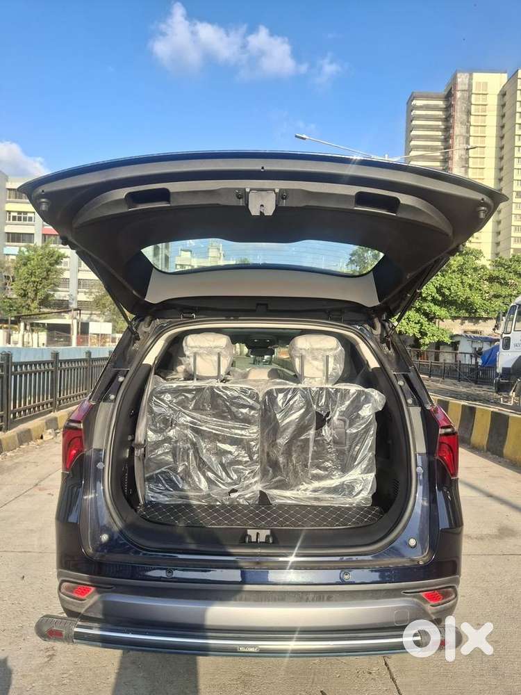 Mahindra Xuv700 2025petrol 7000 Km Driven