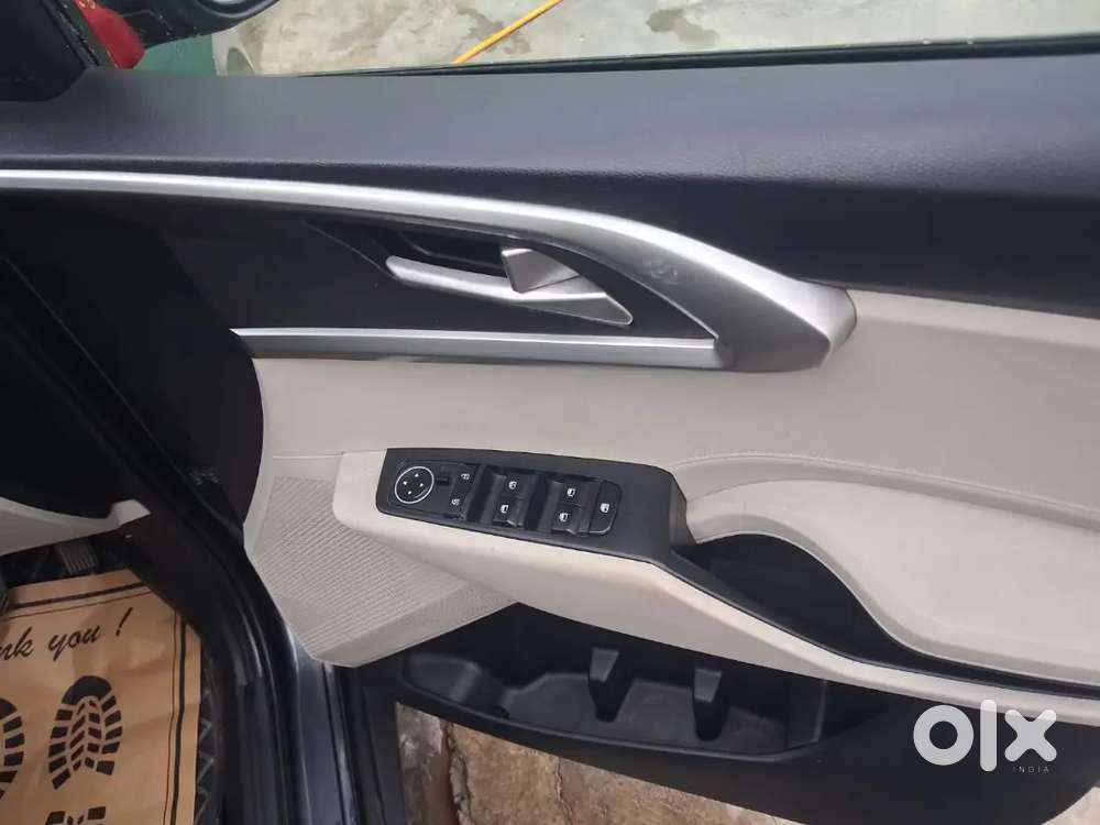 Kia Carens Prestige Petrol 2023