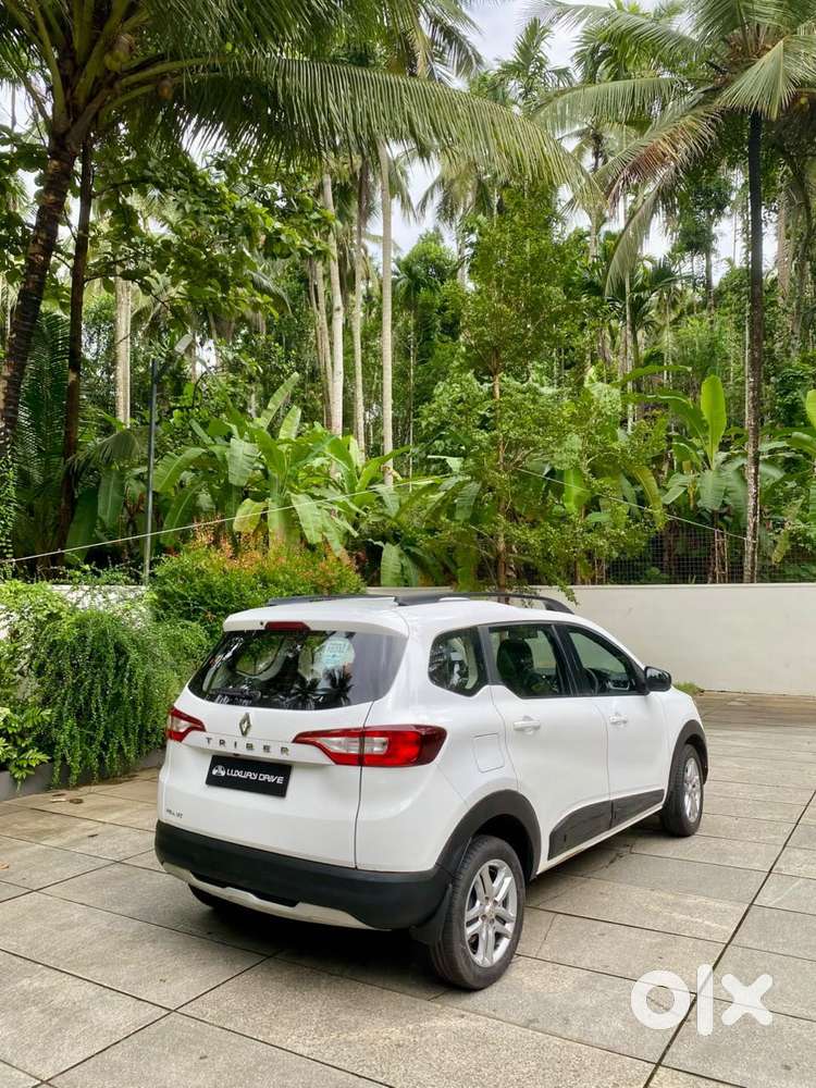 Renault Triber Rxz, 2022, Petrol