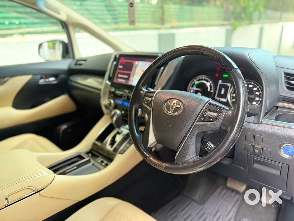 Toyota Vellfire 2.5 Executive Lounge, 2025, Petrol