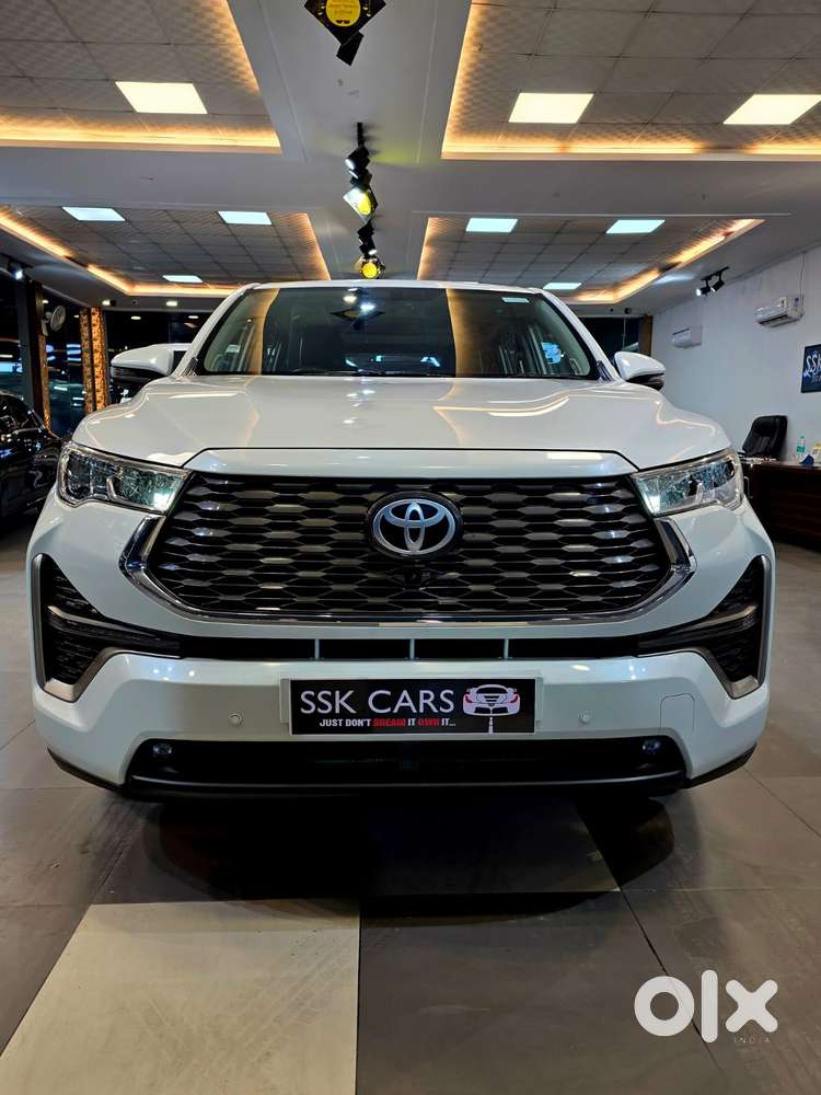 Toyota Innova Hycross 2.0 Zx Hybrid 7 Str, 2023, Cng & Hybrids