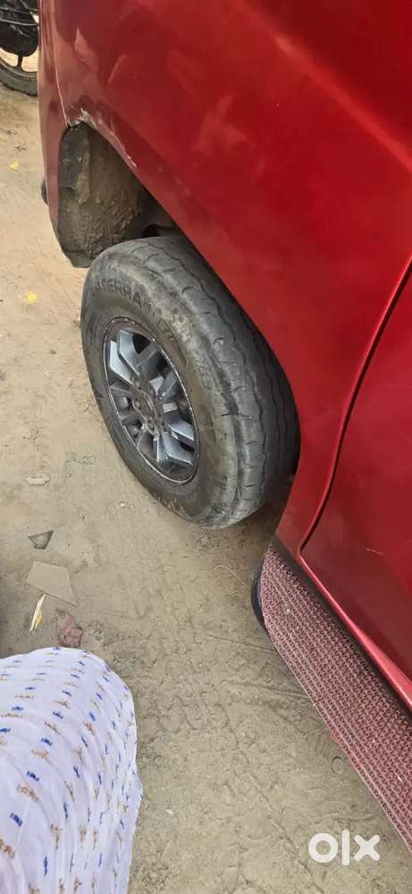 Mahindra Tuv 300 2018