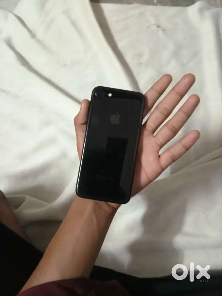iPhone -7 128gb black colour