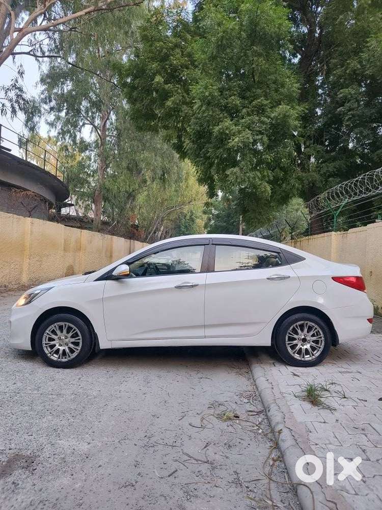 Hyundai Verna 1.6 Ex Vtvt, 2013, Petrol