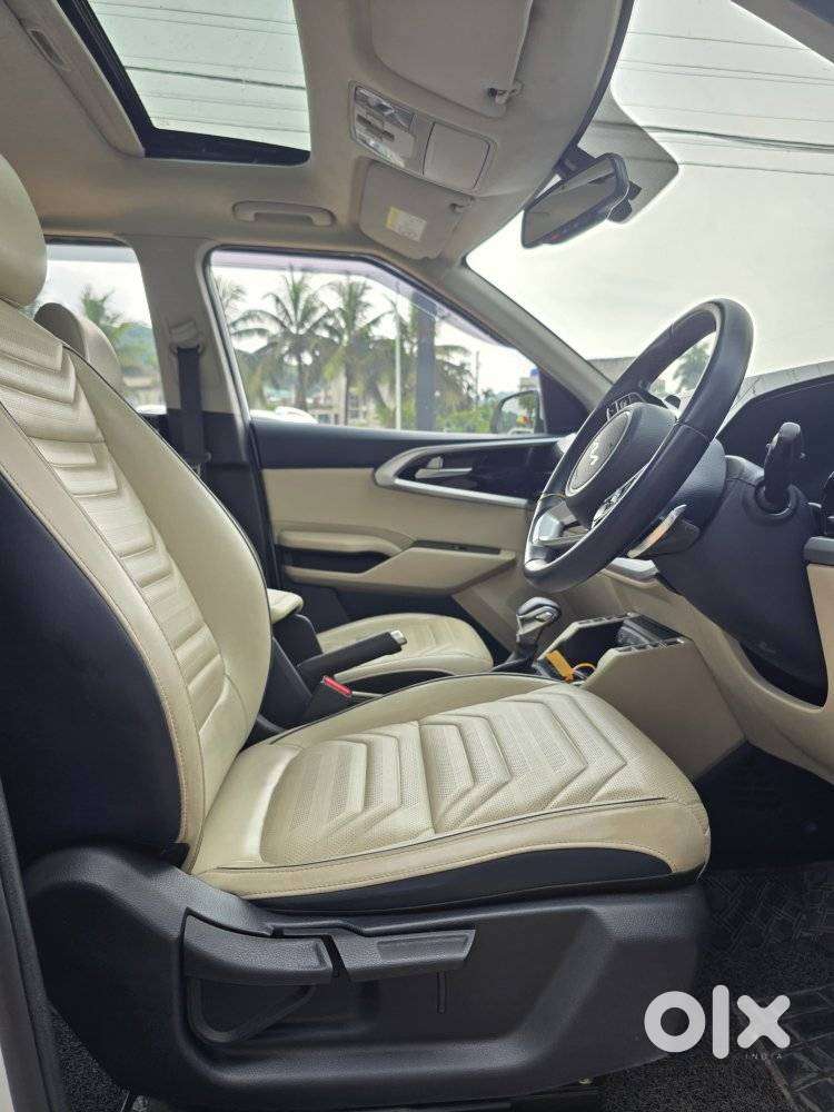 Kia Carens 1.4 Luxury Plus 6 Str, 2022, Petrol