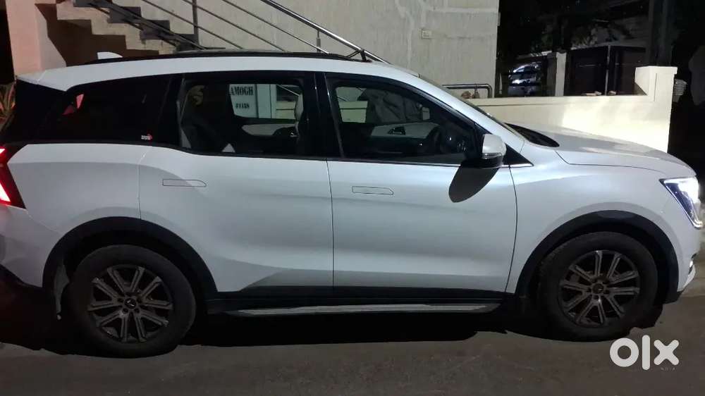 Xuv 700 Petrol Automatic White Colour 2024