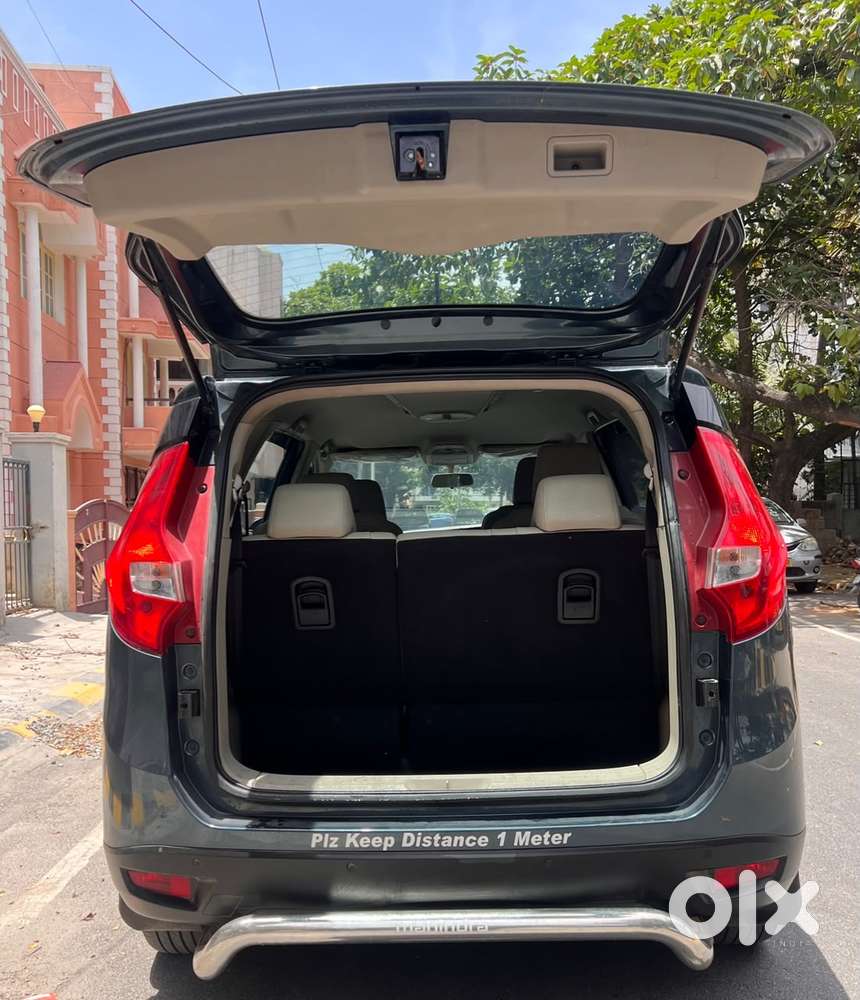 Mahindra Marazzo M8, 2018, Diesel