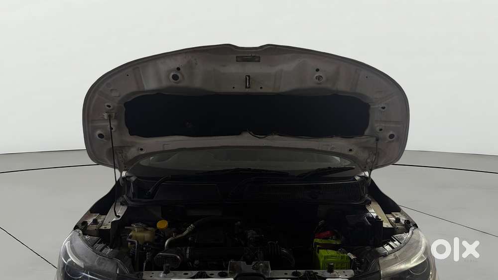 Renault Triber 1.0 Rxe, 2022, Petrol