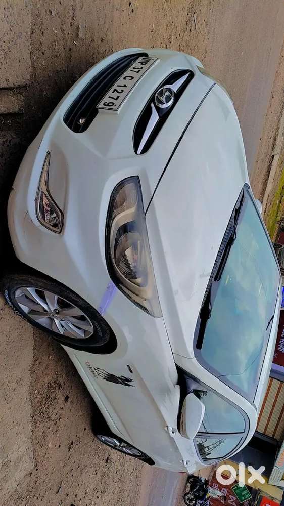 Hyundai Fluidic Verna 2012