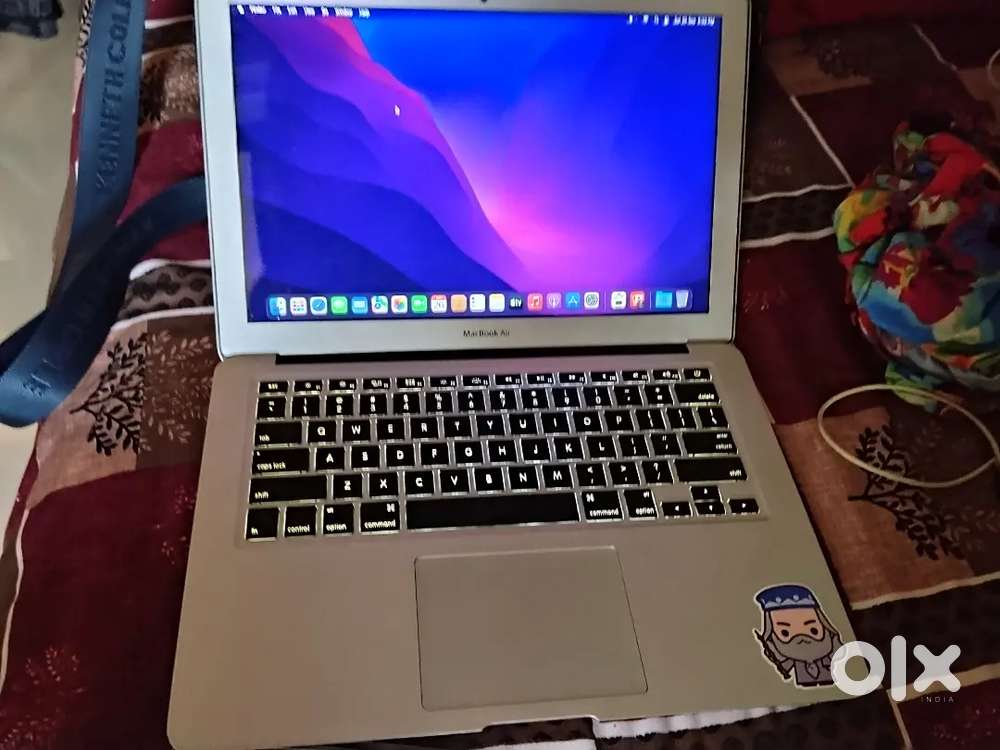 MACBOOK AIR CORE I5 IN A++CONDITION
