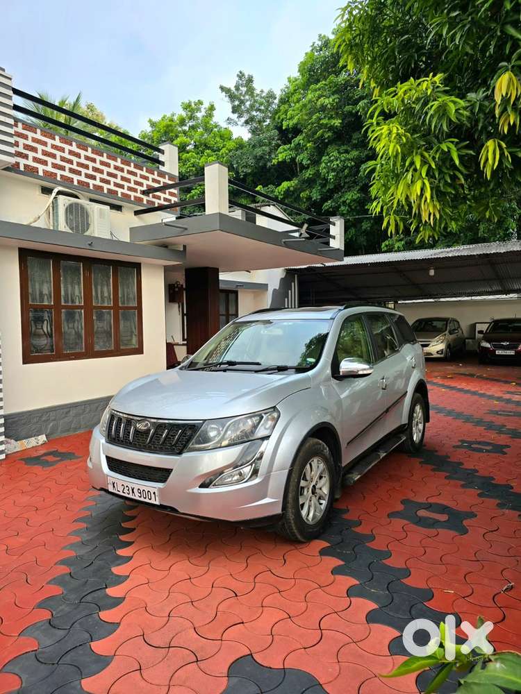 Mahindra Xuv500 W10 With Sunroof