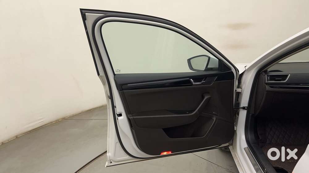 Skoda Superb Lk 1.8 Tsi At, 2019, Petrol