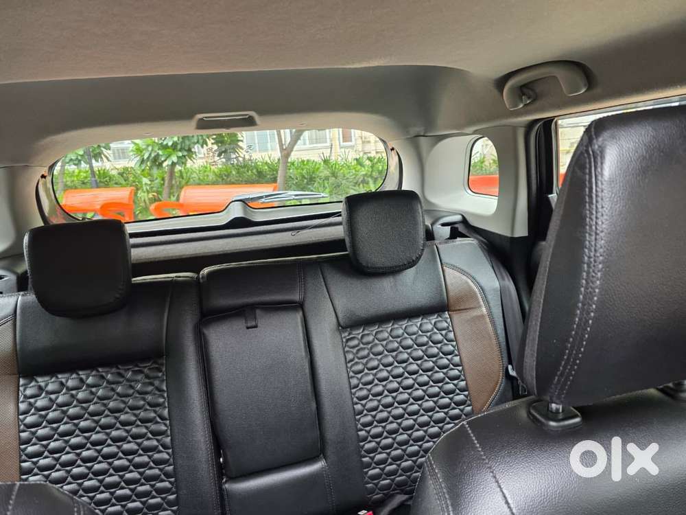 Maruti Suzuki Brezza 1.5 Zxi Smart Hybrid, 2023, Petrol