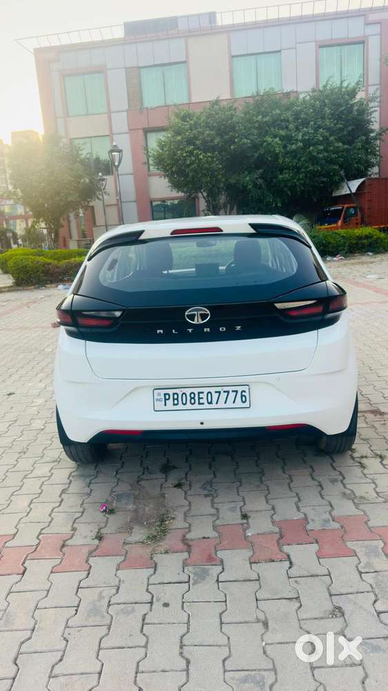 Tata Altroz 1.2 Xe, 2020, Petrol