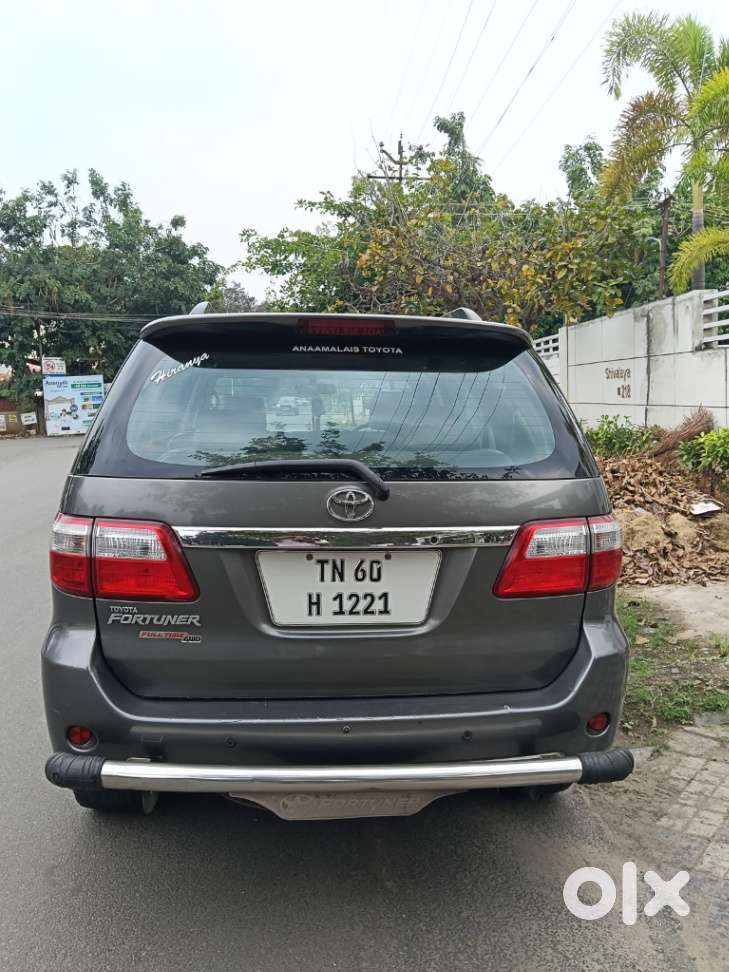 Toyota Fortuner 4x4 Manual Limited Edition, 2011, Diesel