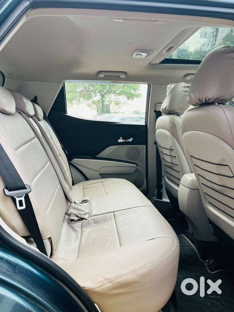 Mahindra Xuv300 W8 Option Dual Tone, 2020, Petrol