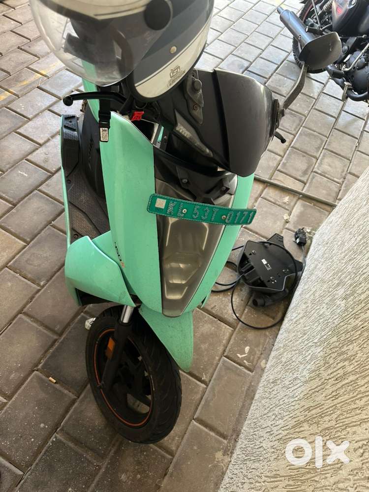 Sleek Ather 450X Scooter