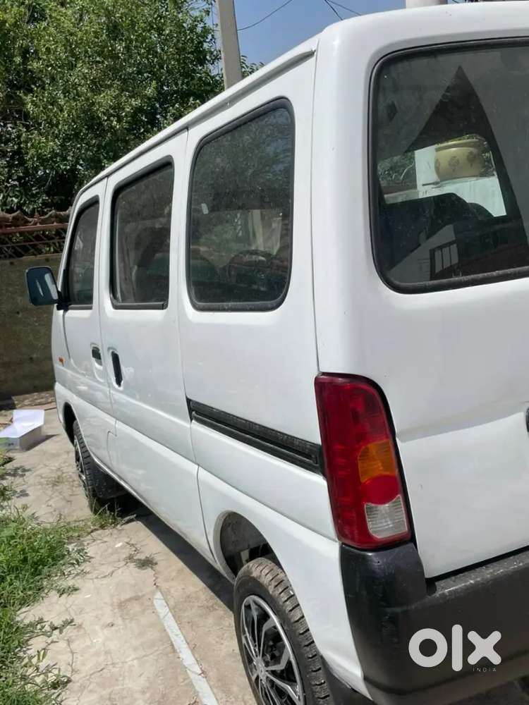 Eeco Jk20 White Colour 7 Seater With All Tyres New & All Survice Done