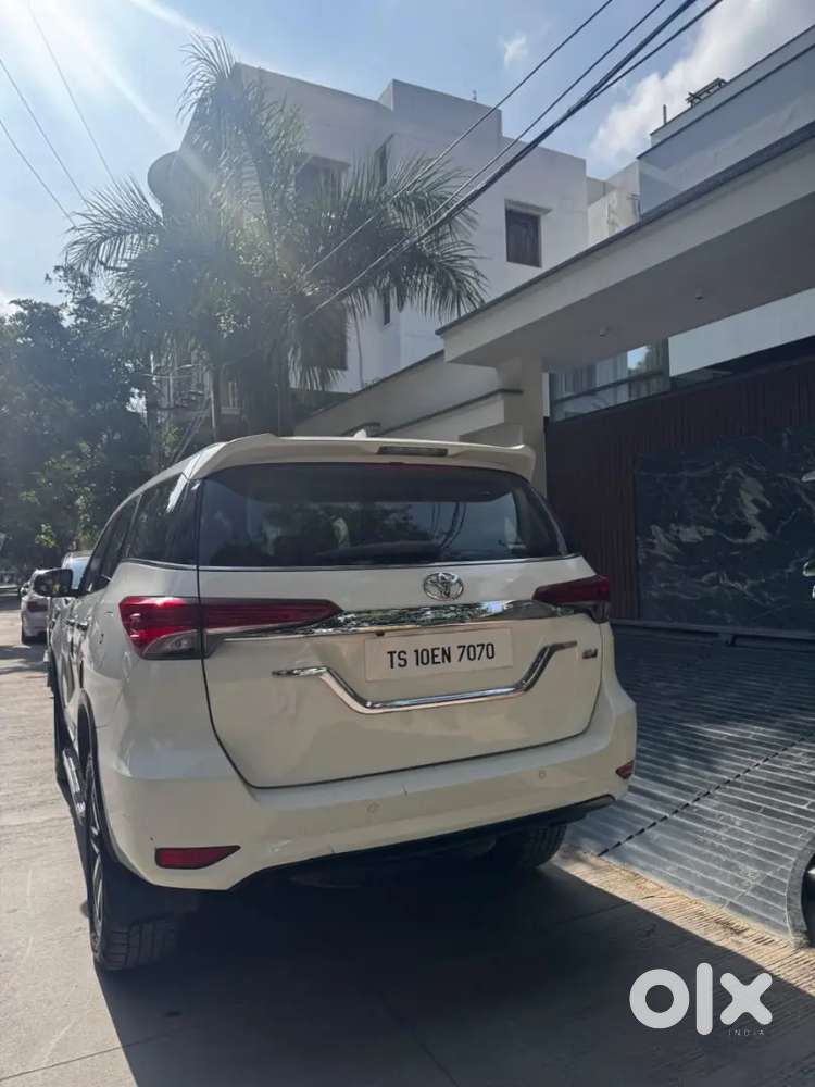 Toyota Fortuner Auto 4×4  Shrm Track Non Accident New Tyres N Battery