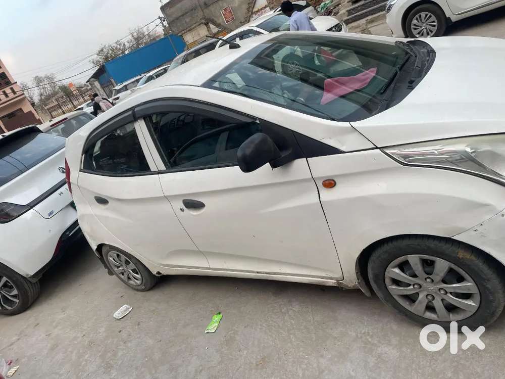 Hyundai Eon 2012 सीएनजी और अन्य 32 Km Driven