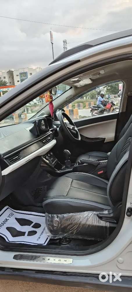 Tata Nexon Pure Plus 1.5 Turbo Diesel 2025