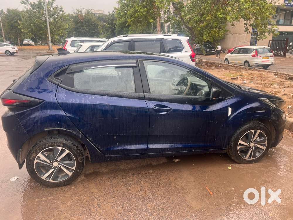 Tata Altoz Petrol Automatic 2025