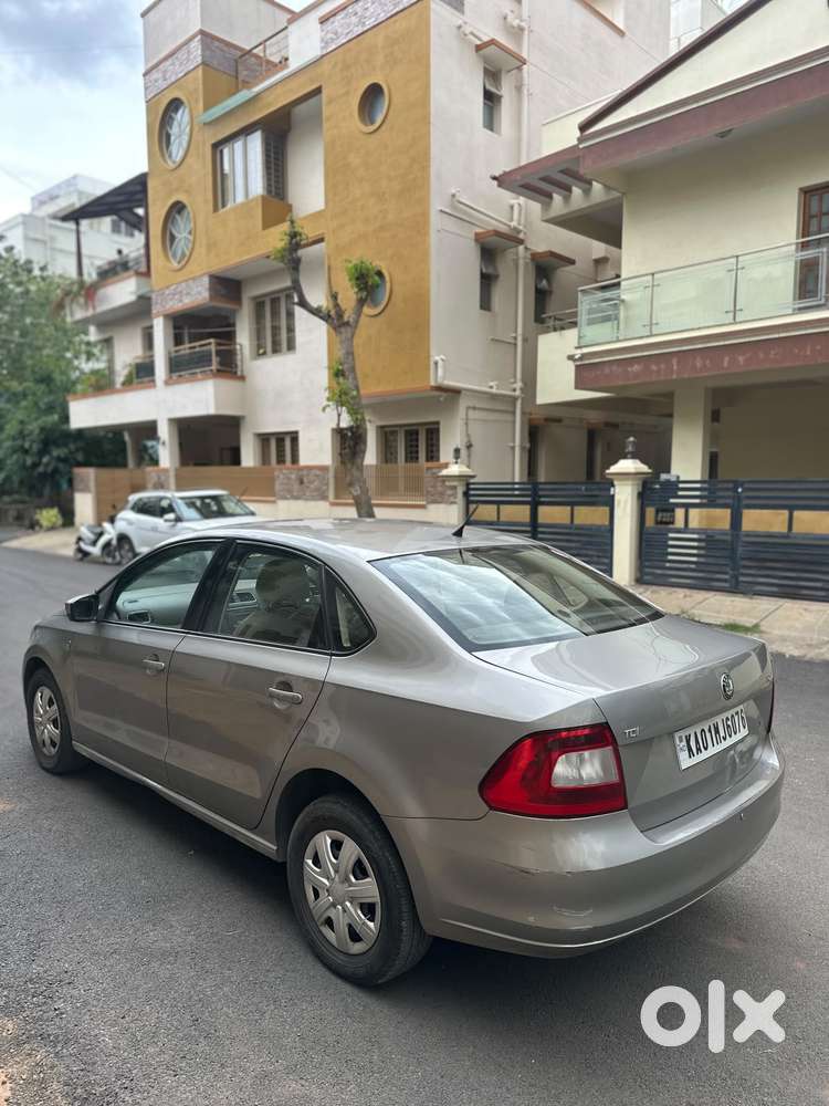 Skoda Rapid 1.6 Tdi Ambition Plus, 2012, Petrol