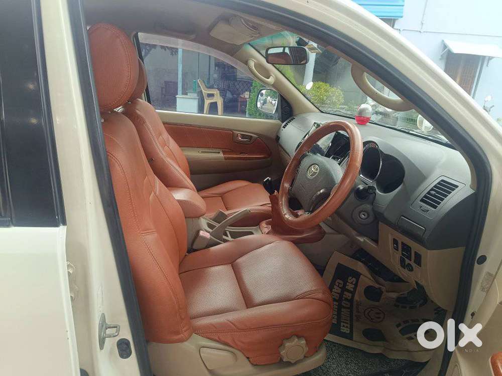 Toyota Fortuner 3.0 4x4 Manual, 2011