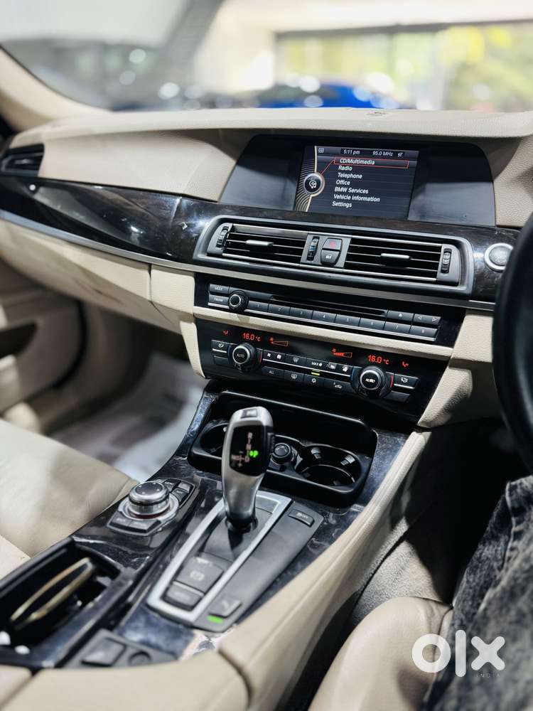 Bmw 5 Series 523i Sedan, 2010, Petrol