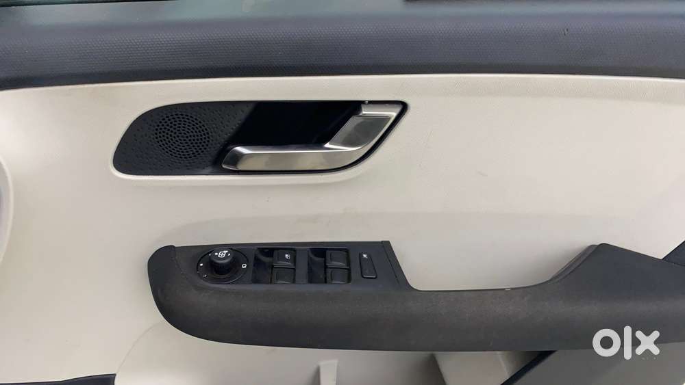 Tata Altroz Xz, 2023, Petrol